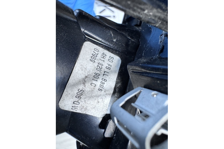 Дефлектор повітроводу Audi A8 [4H] 2010-2017 4H1820901C
