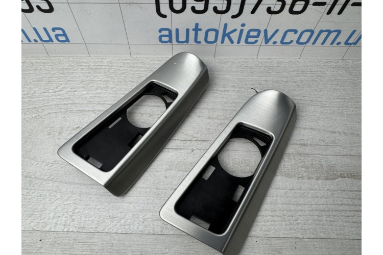 Решітка динаміка сіра/чорна Audi A8 [4H] 2010-2017 4H0868144