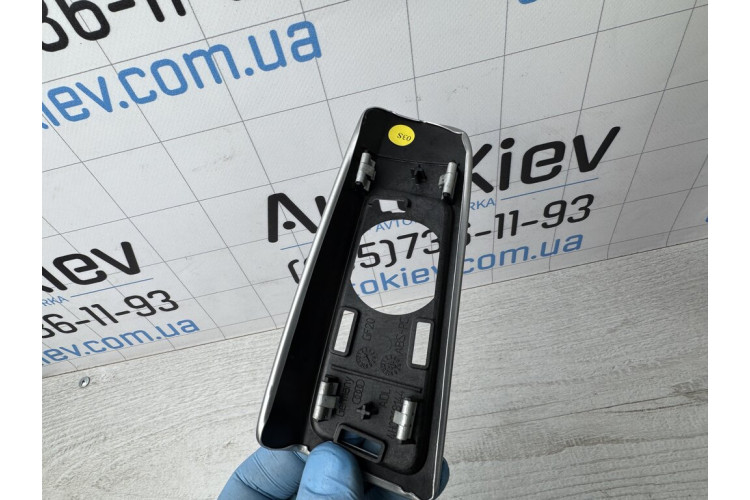 Решітка динаміка сіра/чорна Audi A8 [4H] 2010-2017 4H0868144