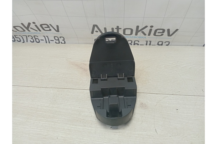 Кріплення знака аварійної зупинки Audi A8 [4H] 2010-2017 4H0860285