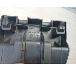 Крепеж знака аварийной остановки Audi A8 [4H] 2010-2017