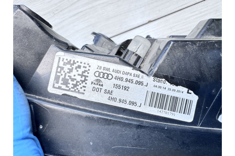 Фонарь задний левый вненший (отломаны крепления, отклеено стекло) Audi A8 [4H] 2010-2017 4H0945095J