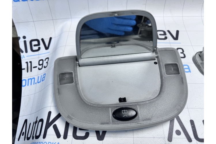 Плафон салонний задній (у відмінному стані оригінал) Mercedes Benz W220 1998-2005 A2208200301