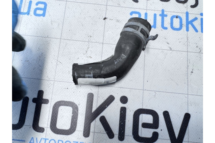 Шланг системи охолодження Audi A8 [4H] 2010-2017 06E121546D