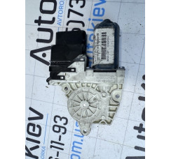 Моторчик стеклоподъемника задний левый Skoda Octavia (A5 1Z-) 2004-2013