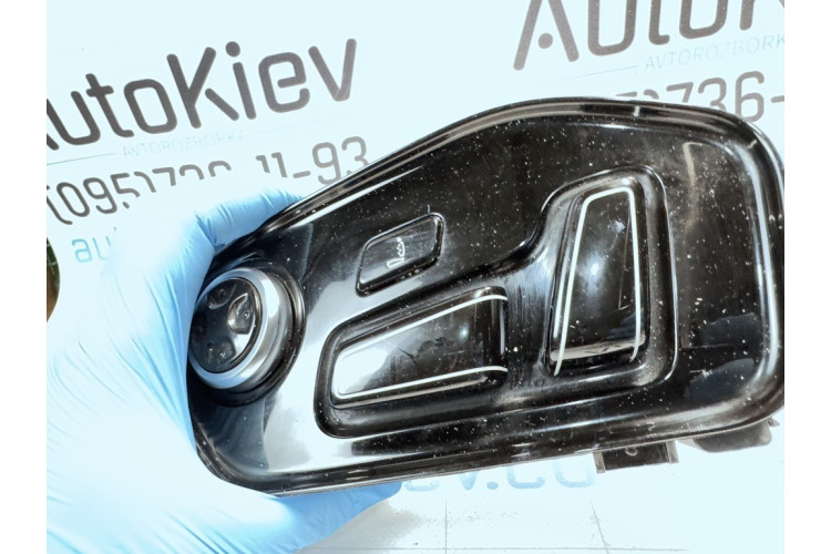 Блок кнопок регулювання сидіння лівий всі кнопки Audi Allroad quattro 2012-2019 8K0959747 Блок кнопок регулювання сидіння лівий всі кнопки Audi Allroad quattro 2012-2019 8K0959747