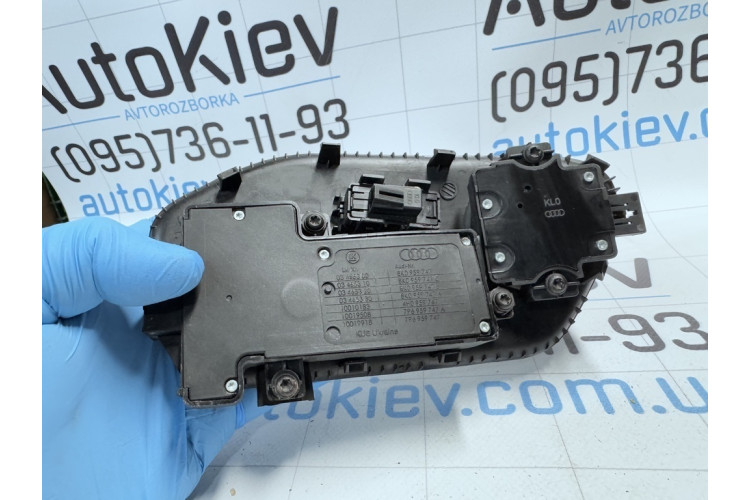 Блок кнопок регулювання сидіння лівий всі кнопки Audi Allroad quattro 2012-2019 8K0959747 Блок кнопок регулювання сидіння лівий всі кнопки Audi Allroad quattro 2012-2019 8K0959747
