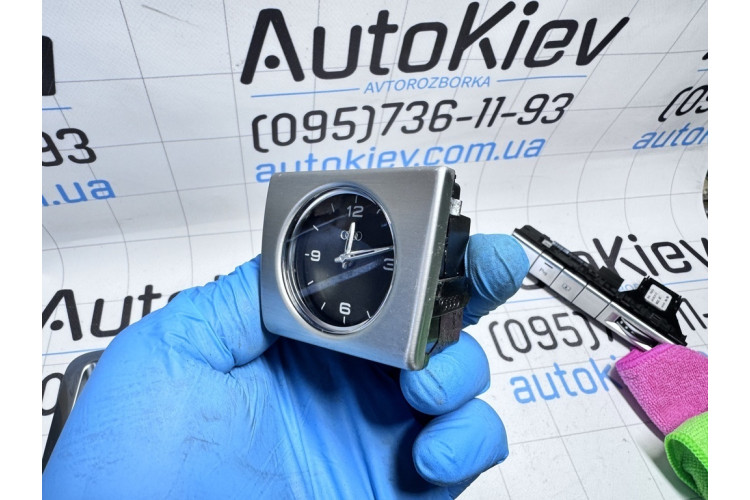 Аналоговий годинник на торпеду Audi A8 [4H] 2010-2017 4H0919204H