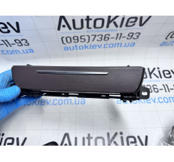 Накладка бардачок в торпедо коричневая Audi A8 [4H] 2010-2017