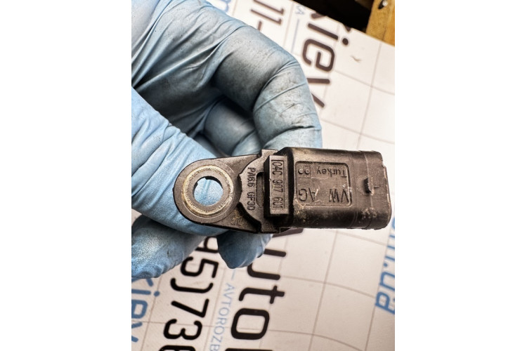 Датчик положення розподільного валу Seat Leon (5F) 2013-2020 04C907601 Датчик положення розподільного валу Seat Leon (5F) 2013-2020 04C907601