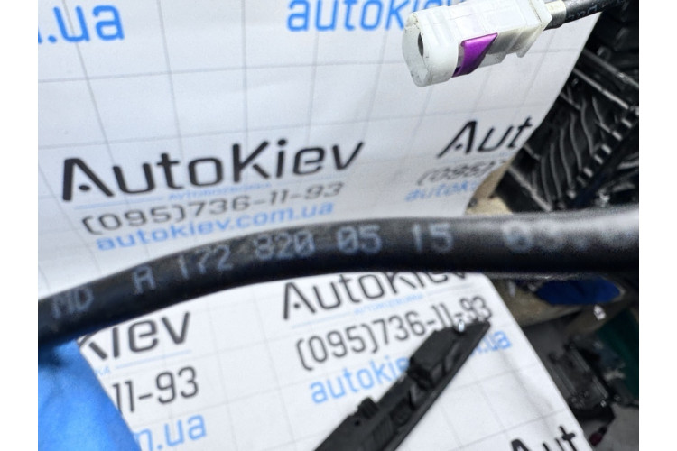 Розетка usb роз'єм проводка Mercedes Benz GLK-Class X204 2008-2015 A1728200515