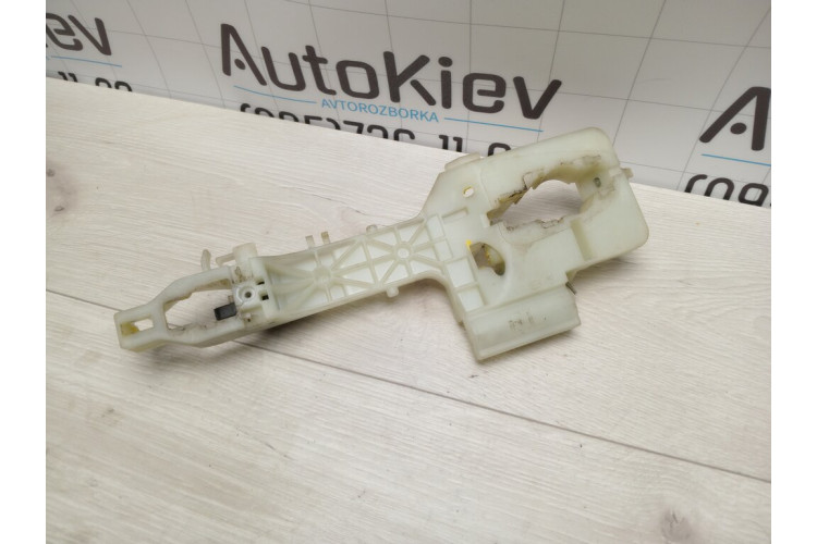 Кронштейн ручки дверей задньої лівої Kia Sportage 2016-2021 83655F1000