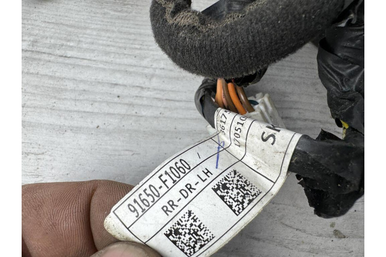 Жгут проводки двери задней левой Kia Sportage 2016-2021 91650F1060