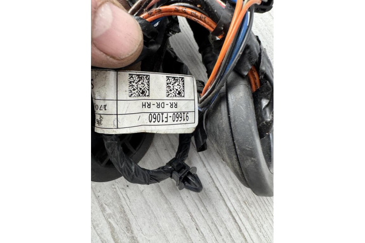 Жгут проводки двери задней правой Kia Sportage 2016-2021 91660F1060