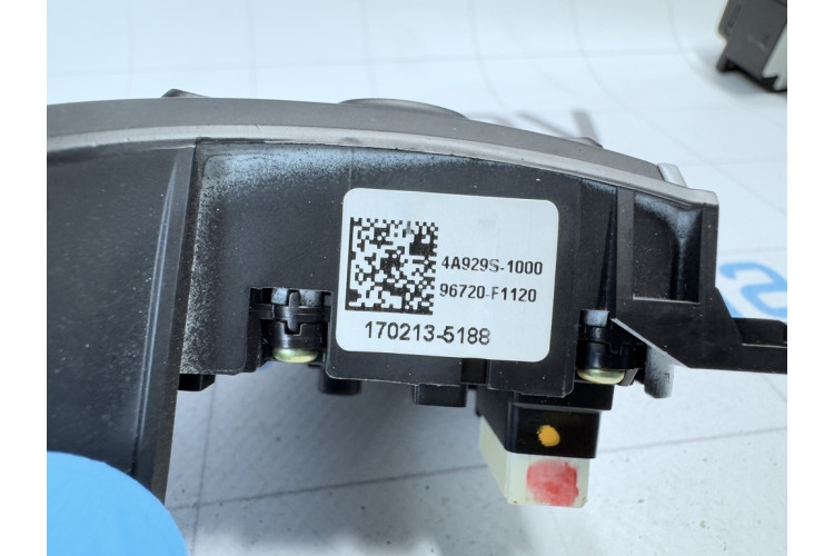 Кнопки на рулевом колесе правые Kia Sportage 2016-2021 96720F1120 Кнопки на рулевом колесе правые Kia Sportage 2016-2021 96720F1120