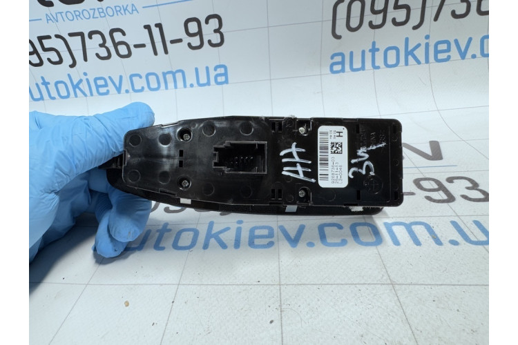 Кнопка стеклоподъемника переднего BMW 3 f30 f31 f32 f33 f35 f36 926873603