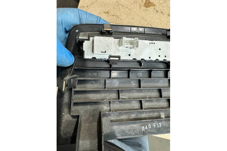 Пластик защитная панель BMW 3-serie F30/F31/F34 2011-2019 10822910