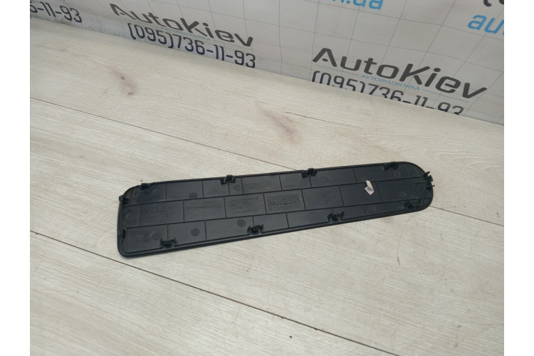 Накладка двери багажника правая Chery Tiggo 8 T186302424 Накладка двери багажника правая Chery Tiggo 8 T186302424