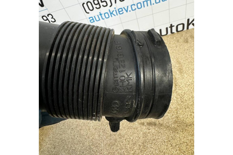 Патрубок впускний Audi A8 D4 4H w12 6.3fsi 2010-2017 4H0129616F Патрубок впускний Audi A8 D4 4H w12 6.3fsi 2010-2017 4H0129616F