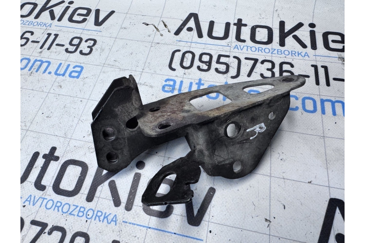 Кронштейн переднего подрамника правый audi a8 d4 4H0399656B