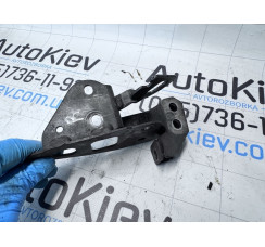 Кронштейн переднего подрамника правый audi a8 d4