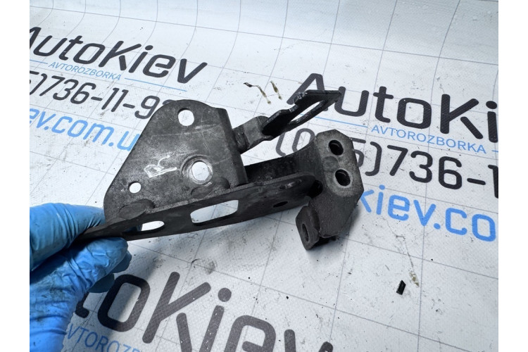 Кронштейн переднего подрамника правый audi a8 d4 4H0399656B