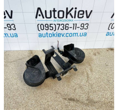 Кронштейн сигнала всборе Audi A8 4р