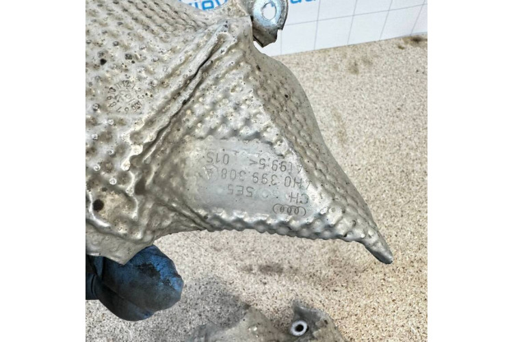 Защита термо коробки audi a8 d4 4h 4h0399308a