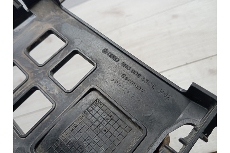 Кронштейн блоку керування двигуном 4.0/4.2/6.3fsi Audi A8 4H 2010-2017 4H0906330E