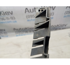 Направляющая переднего бампера правая Audi A8 D4 2010-2017