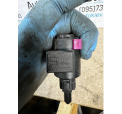 VAG датчик включения стопсигнала