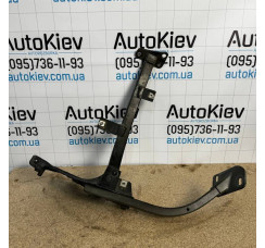 Кронштейн крыла правый паук Audi A8 D4