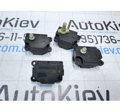 Моторчик вентилятора Land Rover Range Rover Evoque 2011-2018