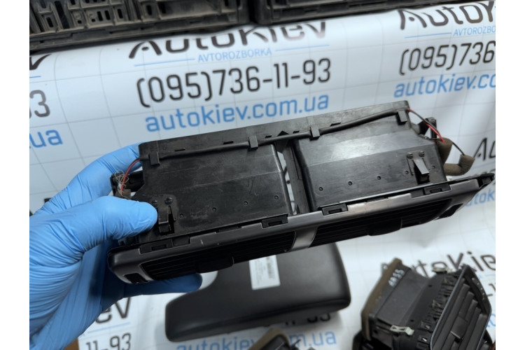 Дефлектор салона центральный Audi A6 [C5] 1997-2004 4B1820951