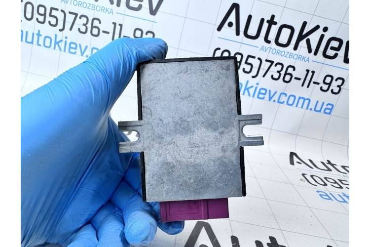 Модуль управления (эбу топливным насосом) BMW X1 E84 2009-2015 55892110