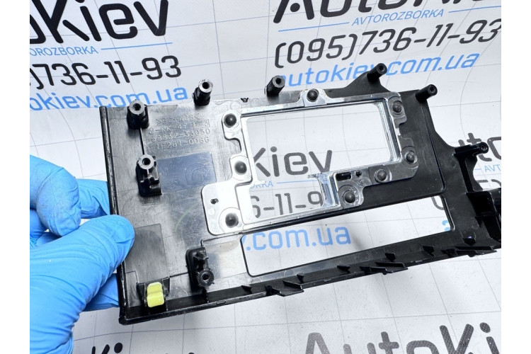 Накладка на селектор Lexus ES (SV40) 2006-2012 5883233030