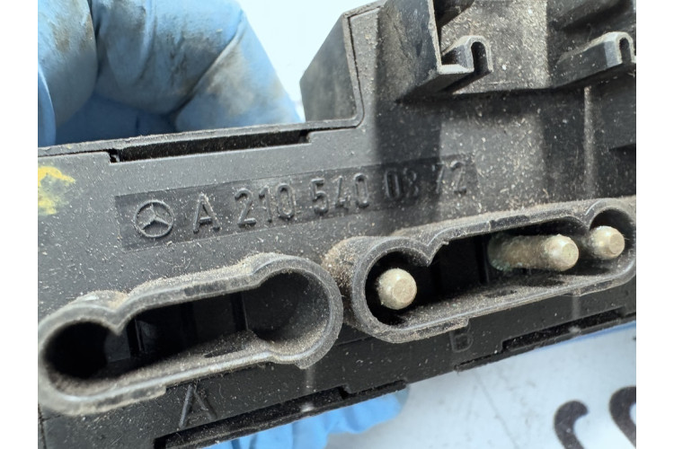 Блок реле Mercedes Benz W210 E-Klasse 1995-2000 A2105400372
