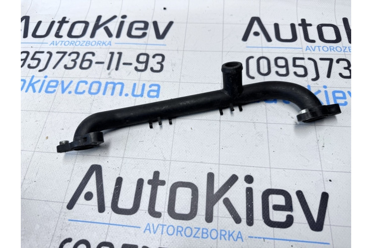 Трубка водяна Audi A6 [C6,4F] 2004-2011 06E121083