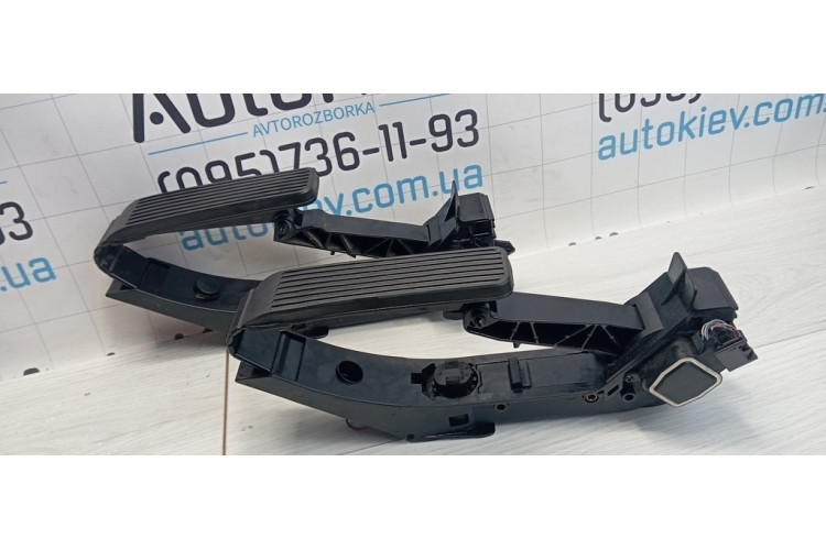 Педаль газа Mercedes Benz W221 2005-2013 A220300004