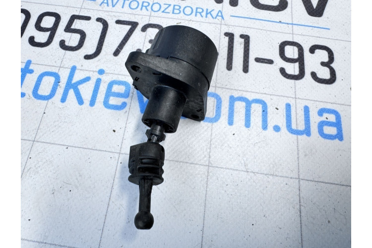 Регулировка поворота фары ксенон Audi A6 [C6,4F] 2004-2011 73485703