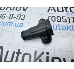 Фланець системи охолодження (трійник) Audi A6 [C4] 1994-1997