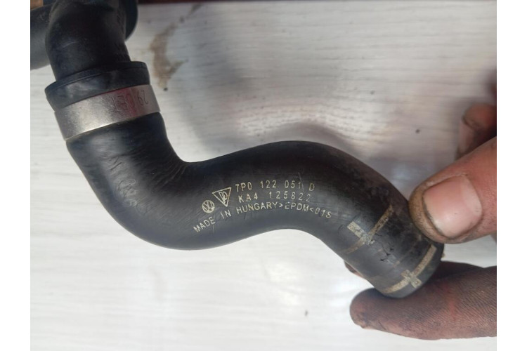 Патрубок охолодження Porsche Cayenne 2010-2017 7P0122051D
