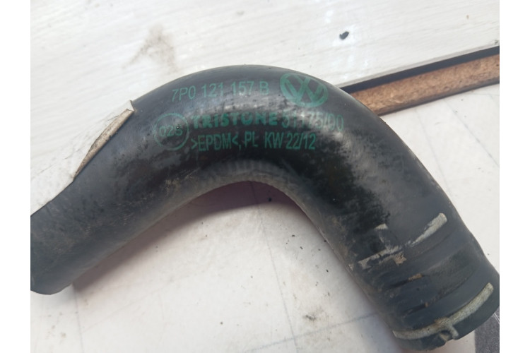 Патрубок системи охолодження Porsche Cayenne 2010-2017 7P0121157B