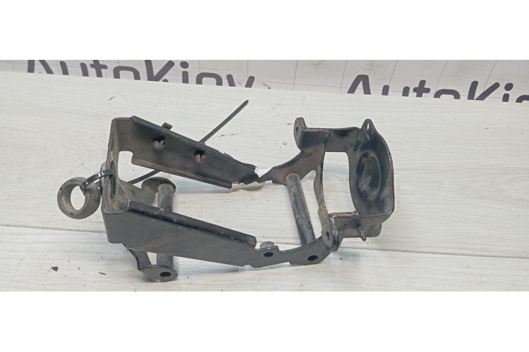 Кронштейн насосу Porsche Cayenne 2010-2017 7P0614143D Кронштейн насосу Porsche Cayenne 2010-2017 7P0614143D