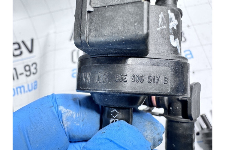 Клапан вентиляції паливного бака Audi A4 [B7] 2005-2007 06E906517B