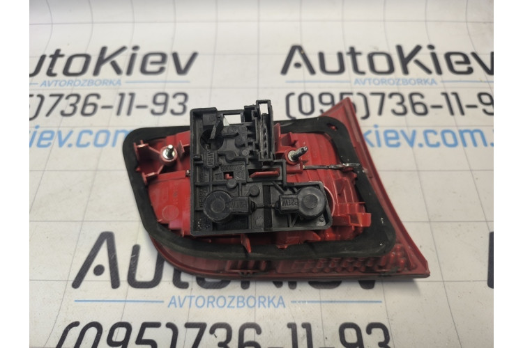 Фонарь задний внутренний правый Audi A6 [C6,4F] 2004-2011 4F9945094