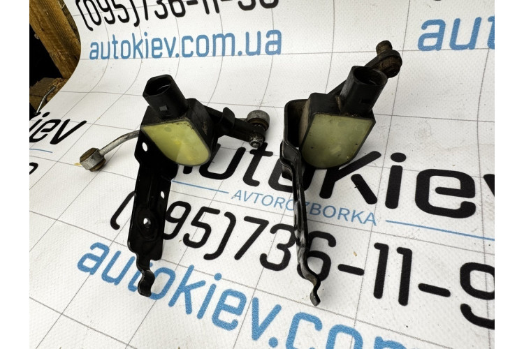 Датчик регулювання дорожнього просвіту задній Seat Leon (1P1) 2005-2013 1T0907503 Датчик регулювання дорожнього просвіту задній Seat Leon (1P1) 2005-2013 1T0907503