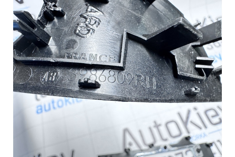 Накладка карт Volvo V70 2007-2016 3986809RH