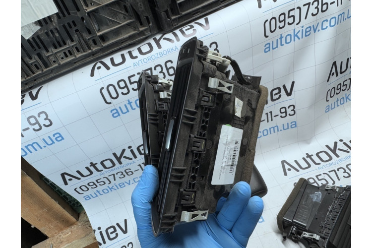 Воздуховод торпедо - левая сторона VW Passat [B7] 2011-2015 561819703