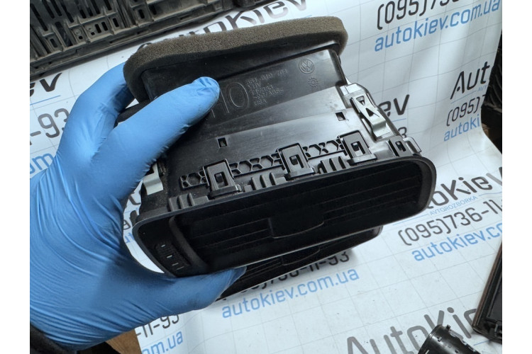 Повітропровід торпеди правий VW Passat [B7] 2011-2015 561819704